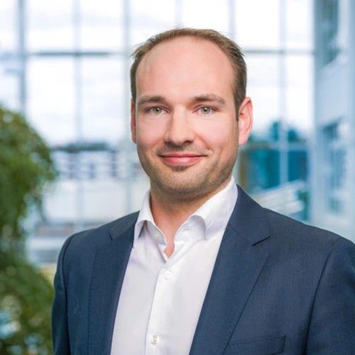 Dr. Raphael Reischuk